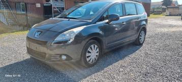 Peugeot 5008 1.6 diesel 204 000 km à partir de 2010 avec 7 p