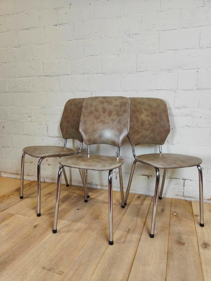 Vintage stoelen van kunstleer en chroom, Huis en Inrichting, Stoelen, Zo goed als nieuw, Drie, Leer, Bruin, Ophalen