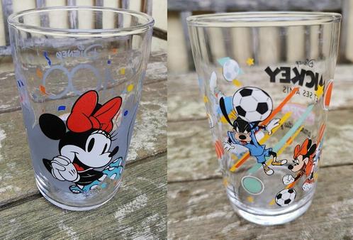 Waterglas glas Mickey en Minnie and friends, Disney, pr/glas, Huis en Inrichting, Keuken | Servies, Zo goed als nieuw, Glas of Glazen