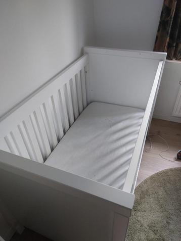 Babybed beschikbaar voor biedingen