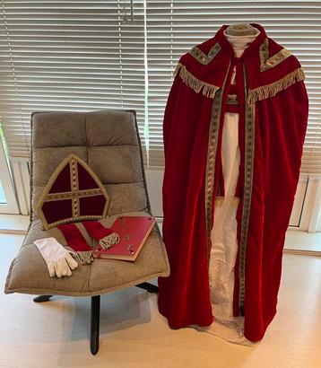 NIEUW Sinterklaas kostuum beschikbaar voor biedingen