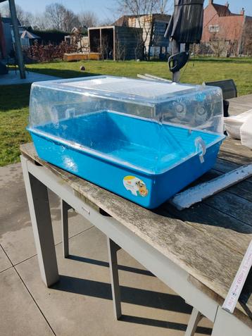 Hamsterkooi beschikbaar voor biedingen