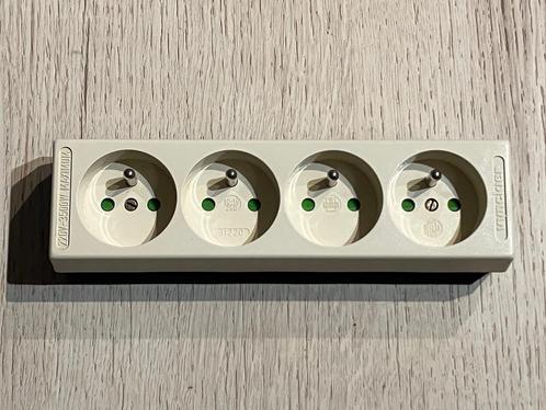 NIEUW : Vynckier 23 * Multi Tafelcontactdozen - 40% !!, Doe-het-zelf en Bouw, Elektriciteit en Kabels, Nieuw, Stopcontact, Ophalen of Verzenden