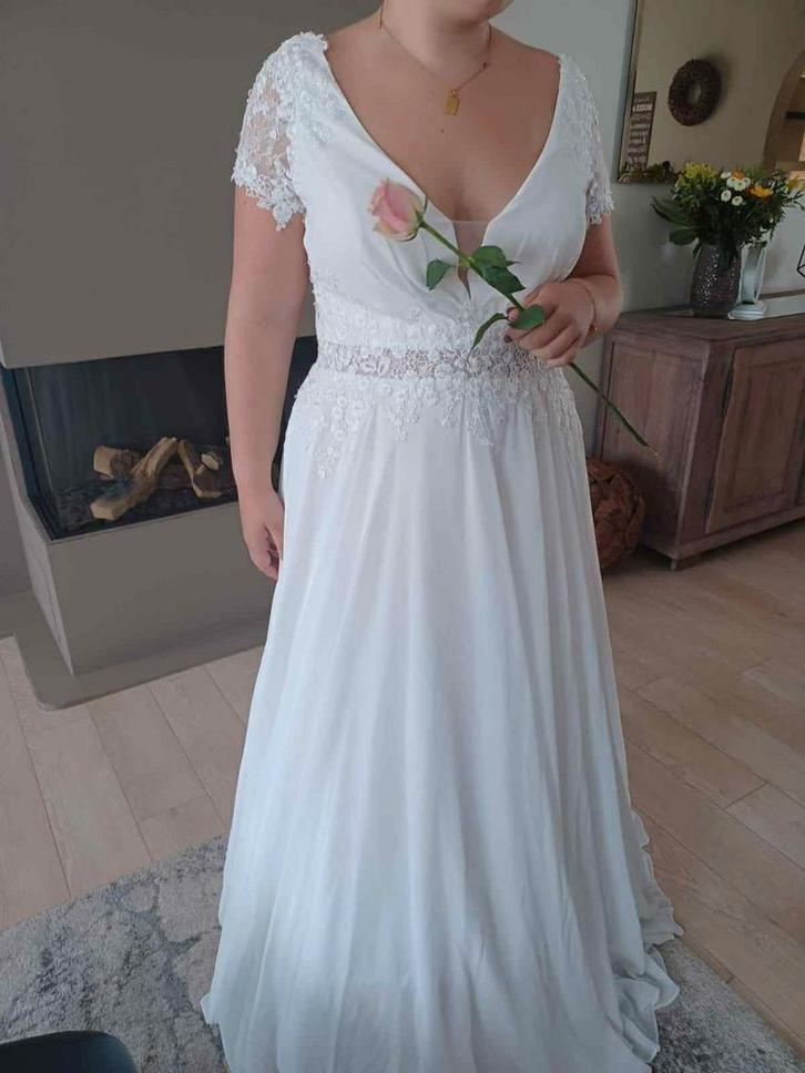 Trouwkleed te koop is Nieuw maat 50 ophalen in westerlo., Vêtements | Femmes, Vêtements de mariage & Accessoires de mariage, Enlèvement
