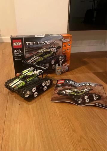 LEGO Technic RC Tracked Racer beschikbaar voor biedingen