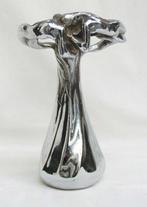 Vase Art Nouveau en bronze chromé - Vojave Bruxelles., Antiquités & Art, Enlèvement ou Envoi