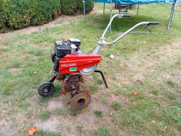Grondfreesmachine beschikbaar voor biedingen