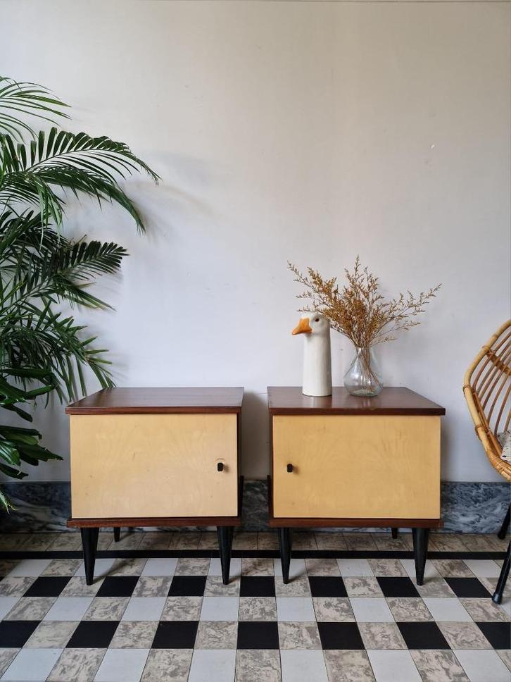 Vintage sixties nachtkastjes | kastjes retro, Huis en Inrichting, Slaapkamer | Nachtkastjes, Gebruikt, 55 tot 70 cm, 45 tot 65 cm