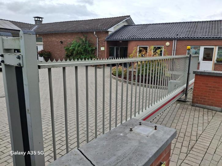 Barrière coulissante Heras, Doe-het-zelf en Bouw, Hang- en Sluitwerk, Gebruikt, Overige typen, IJzer, Ophalen