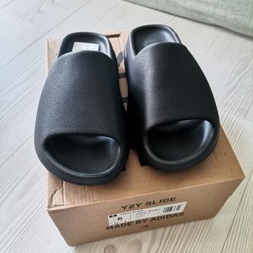 Yeezy Slide maat 39 AFGEPRIJSD