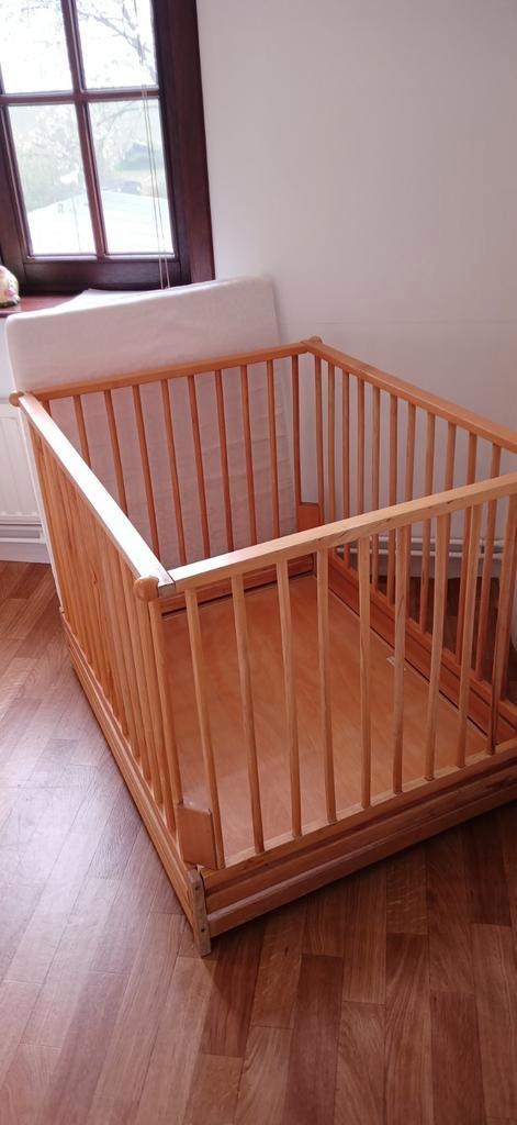 Parc bébé en bois + matelas + tour de parc + couverture, Kinderen en Baby's, Babyparken, Gebruikt, In hoogte verstelbaar, Ophalen