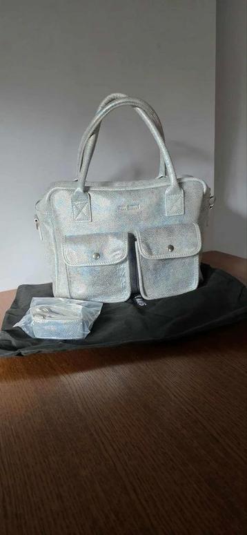 Paul Marius Le Dandy holografisch wit graniet beschikbaar voor biedingen