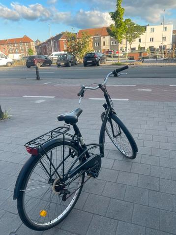 Damesfiets beschikbaar voor biedingen