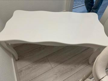 Zeer mooie salontafel in nieuwstaat! beschikbaar voor biedingen