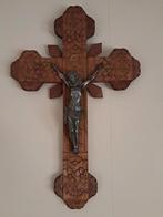 houten gesculpteerd kruisbeeld, Antiek en Kunst, Antiek | Religieuze voorwerpen, Ophalen