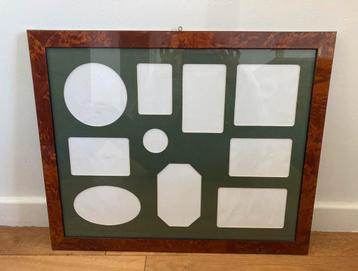 Vergrotend houten frame beschikbaar voor biedingen