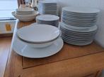 compleet borden servies, Huis en Inrichting, Ophalen, Bord(en)