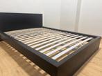 Lit Malm Ikea 140 cm (matelas et sommier inclus), 140 cm, Enlèvement, Utilisé, 200 cm