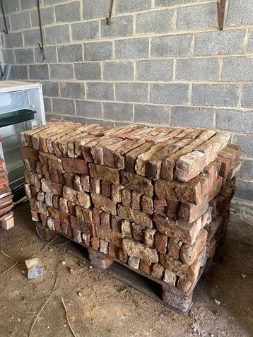 Oude handvorm bakstenen – 600 per pallet – totaal 1800, Enlèvement, Utilisé, Briques