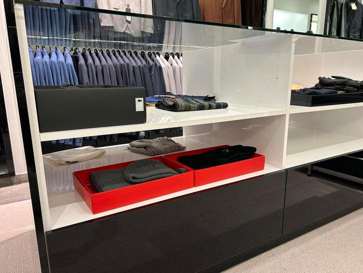 Presentatie tafel met opbergruimte, Articles professionnels, Aménagement de Bureau & Magasin | Commerce & Inventaire, Enlèvement