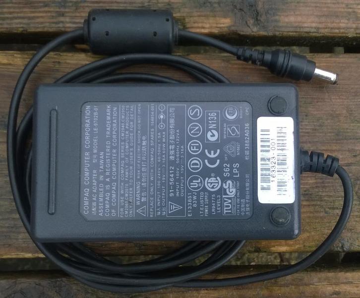 Oplader Laptop, Compaq 19 Volt - 3,16 Ampere, Computers en Software, Laptop-opladers, Gebruikt, Ophalen of Verzenden