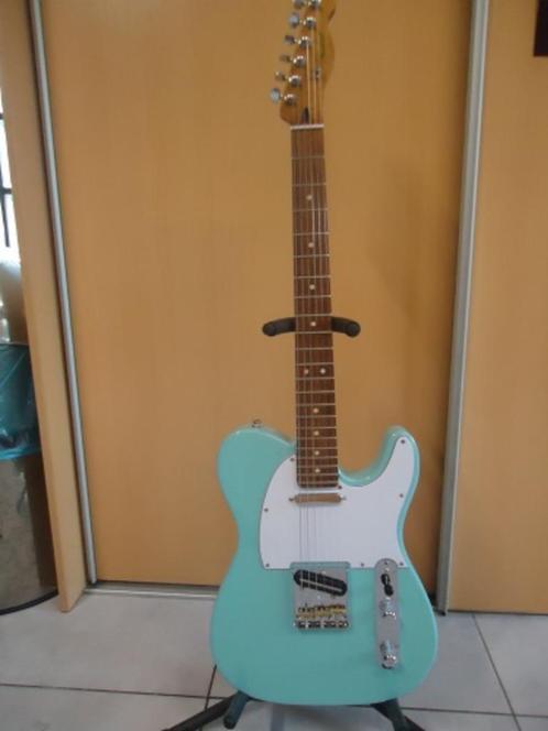FENDER mim TELECASTER  sonic blue 2021, Muziek en Instrumenten, Snaarinstrumenten | Gitaren | Elektrisch, Zo goed als nieuw, Solid body