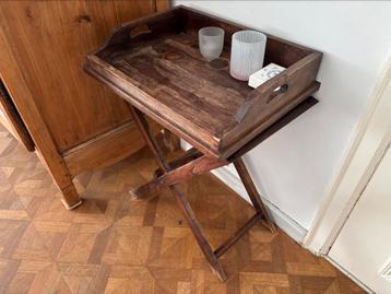 Bijzettafel beschikbaar voor biedingen