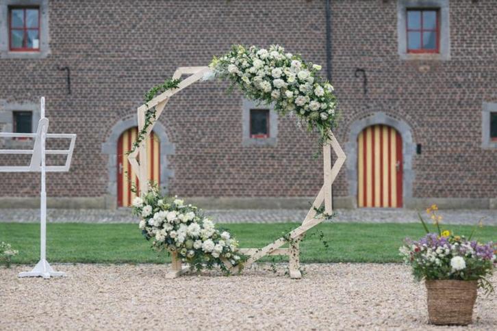 Huwelijksdecoratie - Houten boog te huur, Hobby en Vrije tijd, Feestartikelen, Zo goed als nieuw, Versiering, Ophalen