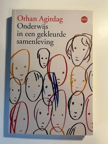 Onderwijs in een gekleurde samenleving beschikbaar voor biedingen