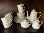 Tafel-en koffieservies Wedgwood fine porcelain, Huis en Inrichting, Keuken | Servies, Ophalen, Zo goed als nieuw, Wedgwood, Porselein