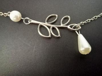 Nieuwe ketting met parels beschikbaar voor biedingen