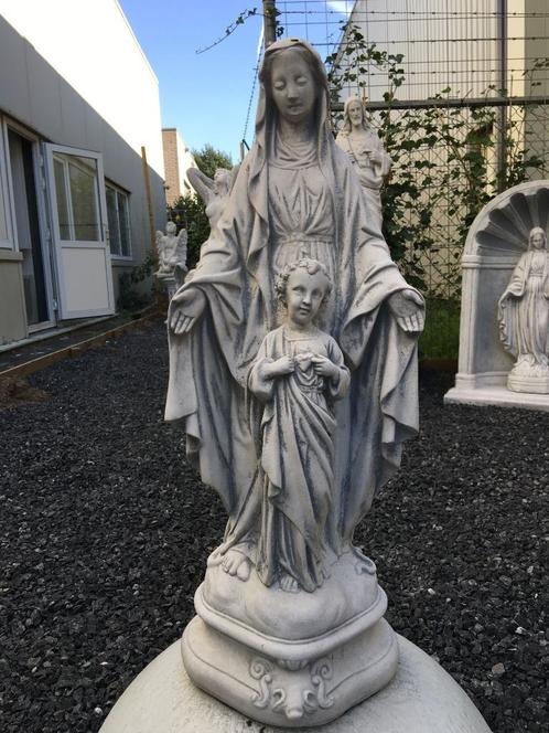 Maria met kind, vol steen., Tuin en Terras, Tuinbeelden, Mensenbeeld, Steen, Ophalen of Verzenden