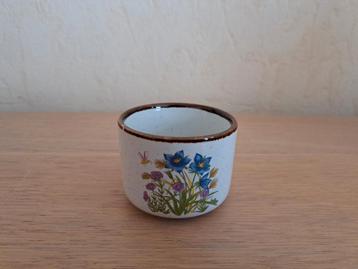 Petite tasse sans anse (ou petit bol) en grès  beschikbaar voor biedingen