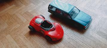 2 grote autootjes  beschikbaar voor biedingen