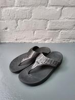 Zilveren fitflops met leuke glitterdetails, Ophalen of Verzenden, Zo goed als nieuw