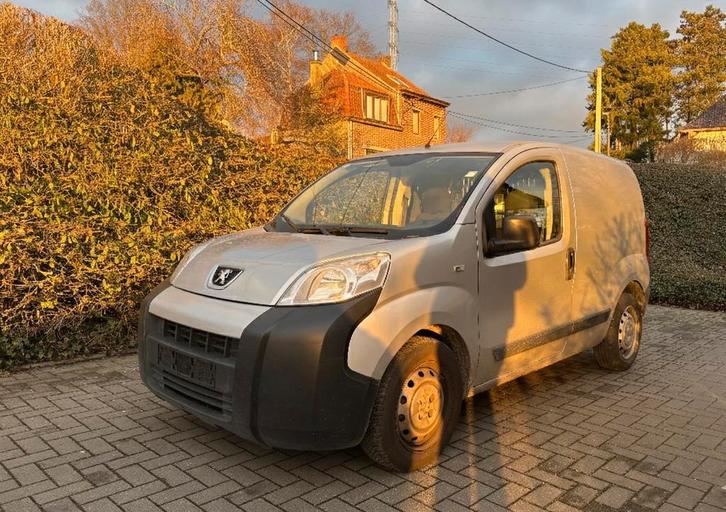 Camionette Peugeot Bipper, Autos, Camionnettes & Utilitaires, Particulier, Peugeot, Diesel, Euro 5, 4 portes, Boîte manuelle, Argent ou Gris