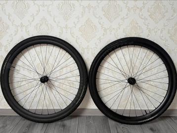 Paire de roues VTT carbone DT Swiss 240s Boost / jantes carb beschikbaar voor biedingen