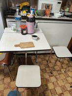 Table formica et deux tabourets, Maison & Meubles, Enlèvement, Comme neuf