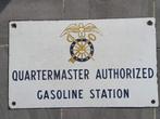 US WO2 emaille bord Quartermeister Gasoline Station, Ophalen of Verzenden, Landmacht, Kunstobject