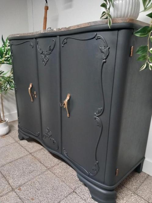 Mooie bolle buik dressoir met mooi uitgesneden marmer, Huis en Inrichting, Kasten | Dressoirs, Zo goed als nieuw, Ophalen