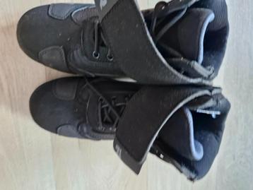 Vend botte moto pour femme beschikbaar voor biedingen