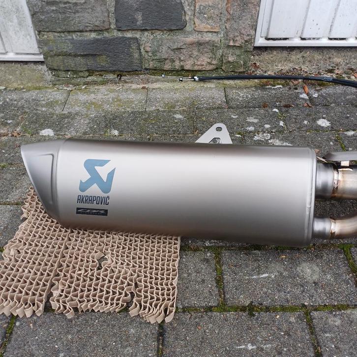 Originele Akrapovic lijn CBR1000 RR-R SP 2024/25, Motoren, Onderdelen | Honda, Nieuw, Ophalen