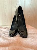 Nieuw: Glossy zwarte pumps maat 40, Kleding | Dames, Pumps, Zwart, Nieuw, Ophalen of Verzenden