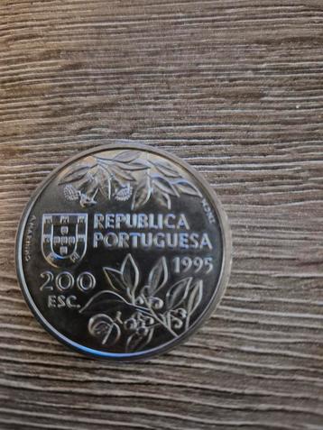 200 escudos 1995Molukken

Se beschikbaar voor biedingen