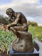 PRACHTIG BRONS GESIGNEERD OP EEN MARMEREN SOKKEL (de denker, Antiek en Kunst, Ophalen of Verzenden, Brons