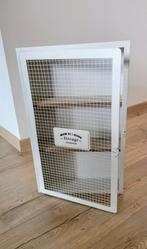 Wit metalen kastje met 2plankjes., Ophalen, Zo goed als nieuw