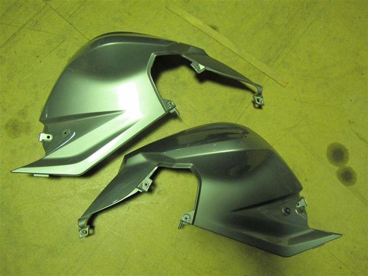 BMW F800R zijkuipen in het grijs model 2009, Motos, Pièces | BMW, Utilisé, Enlèvement ou Envoi