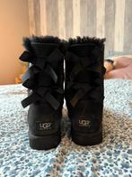 Uggs met strik, Kleding | Dames, Schoenen, Ophalen, Zo goed als nieuw