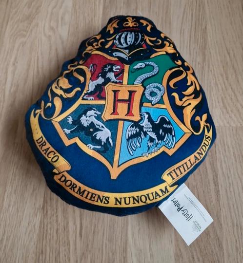 3 spulletjes van Harry Potter. 2 kussens en 1 toverwand, Verzamelen, Harry Potter, Zo goed als nieuw, Ophalen of Verzenden