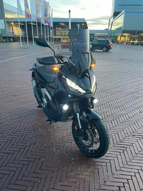 Honda X-ADV 750 | Akrapovic | A2, Motoren, Motoren | Honda, Particulier, Scooter, meer dan 35 kW, 2 cilinders, ABS, LED Verlichting